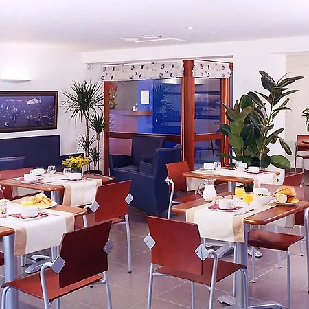 Adagio Access Le Sextant 度假居 *